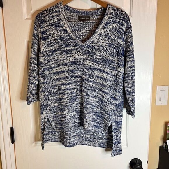 Michael Stars VNeck Flowy Sweater, Longer in back.  Size is XS/S. - Picture 1 of 5